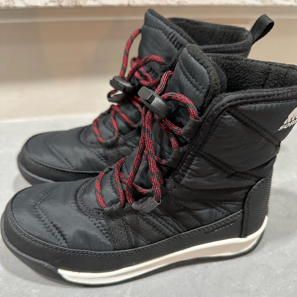 Kids Sorel winter boots size 1